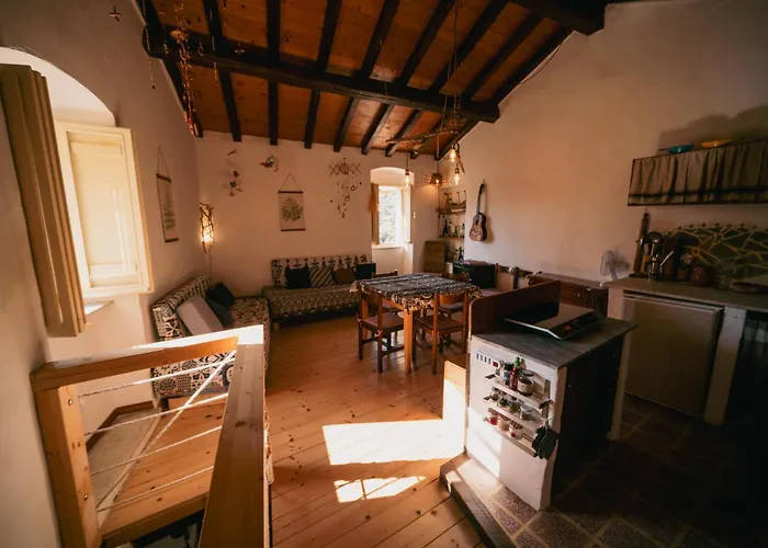 Alloro Casa Storica 公寓 *